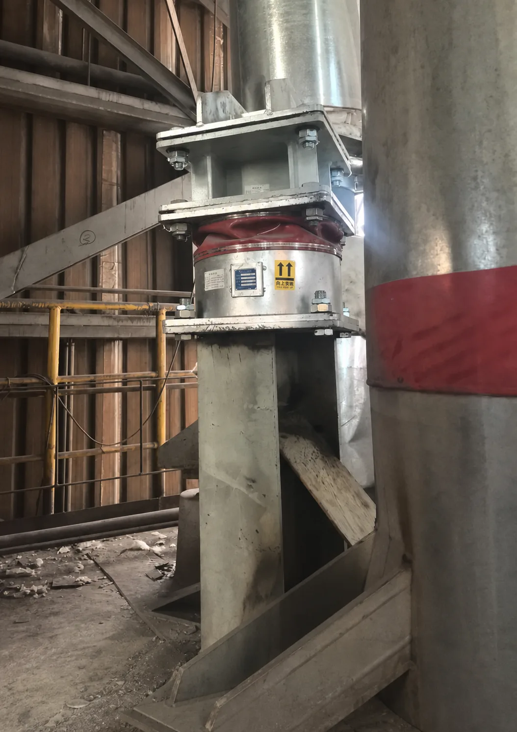 Second installed damping device at an anonymized steel production facility